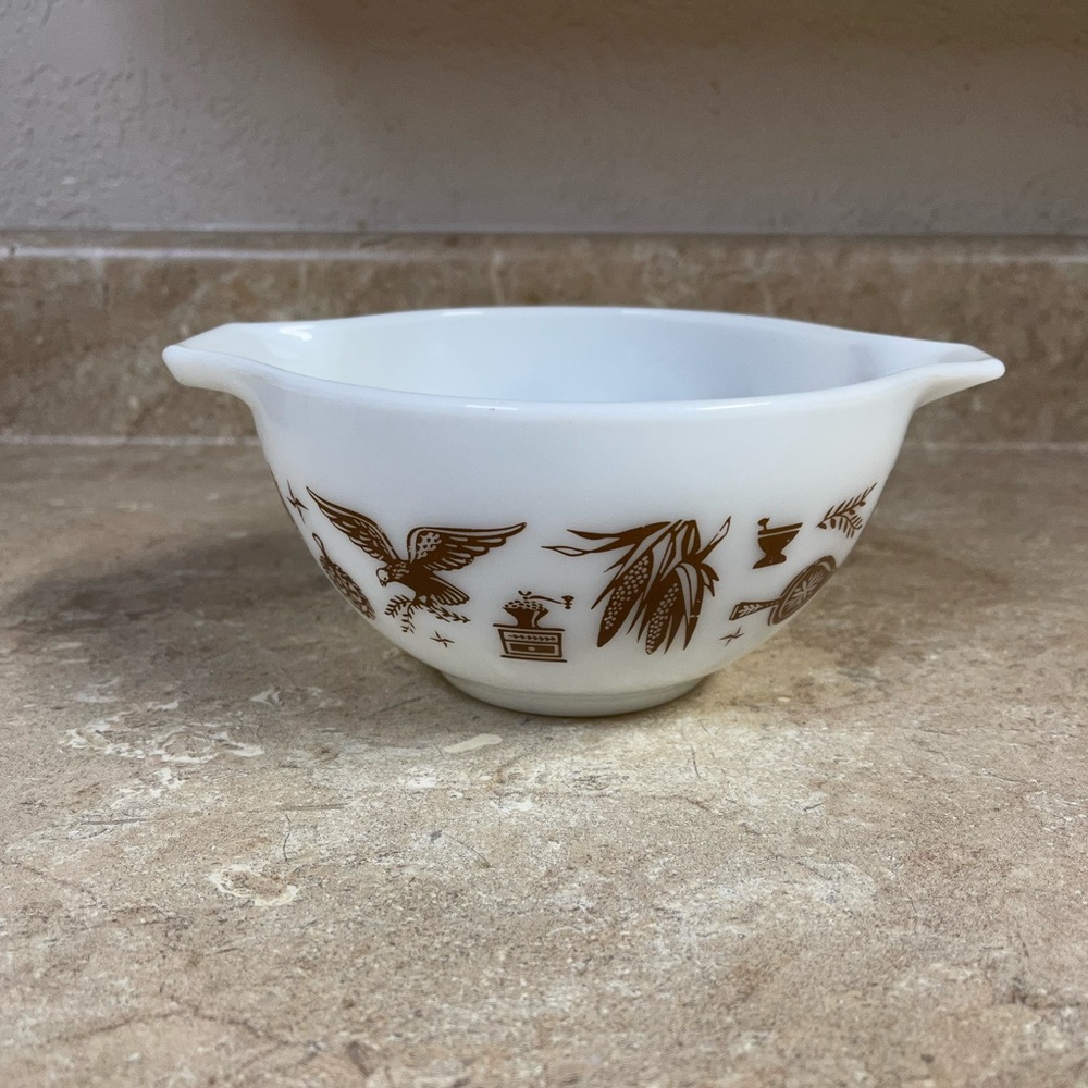Vintage Pyrex Early American Cinderella Bowl